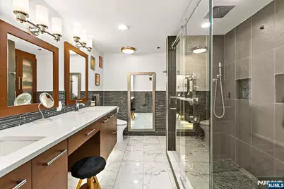 404 Jefferson Court Ph4 #PH4, Edgewater, NJ 07020 - Photo 21