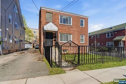 293 Center Street 2nd Floor #2nd Floor, Orange, NJ 07050 - Photo 3