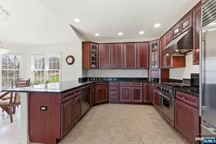 19 Rockhall Ct, Hamburg, NJ 07419 - Photo 11