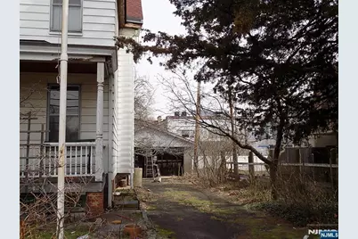 163 Hamilton Avenue, Hasbrouck Heights, NJ 07604 - Photo 19