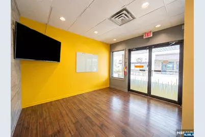 41 Sylvan Avenue 4 #4, Englewood Cliffs, NJ 07632 - Photo 3
