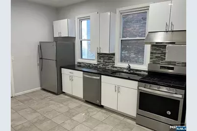 109 Frank E Rodgers 2 #2, Harrison, NJ 07029 - Photo 3