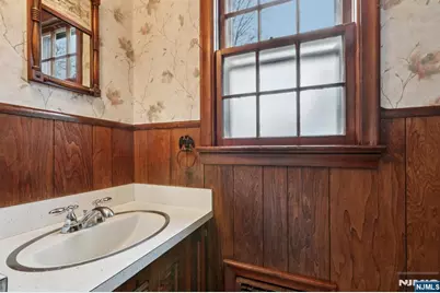 401 Walnut Street, Nutley, NJ 07110 - Photo 11