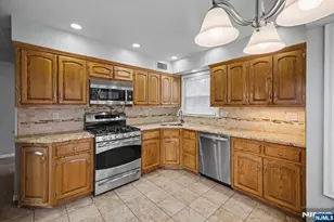 32 Highview Ave, Woodcliff Lake, NJ 07677 - Photo 9