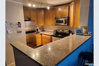 6407 City Place 6407 #6407, Edgewater, NJ 07020 - Photo 9