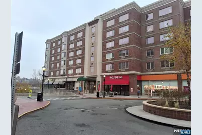 6407 City Place 6407 #6407, Edgewater, NJ 07020 - Photo 5