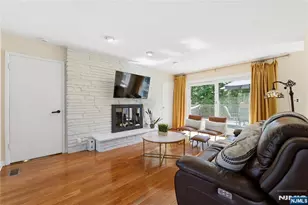 947 Franklin Lake Rd, Franklin Lakes, NJ 07417 - Photo 17