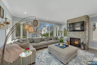 158 Carmita Avenue, Rutherford, NJ 07070 - Photo 15