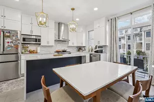 458 Buffalo Ct 458, West New York, NJ 07093 - Photo 11