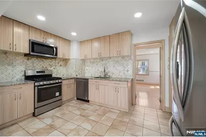 22 Cottage Lane, Clifton, NJ 07012 - Photo 9