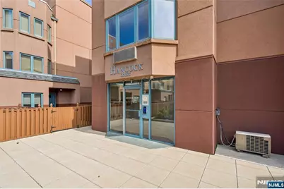 403 Hancock Court 403 #403, Edgewater, NJ 07020 - Photo 11