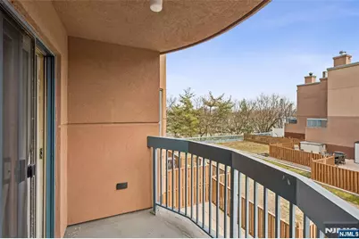 403 Hancock Court 403 #403, Edgewater, NJ 07020 - Photo 17