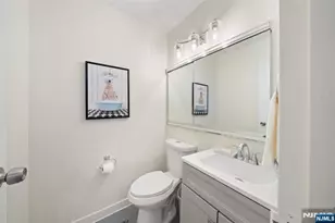 7855 Blvd 1106, North Bergen, NJ 07047 - Photo 9
