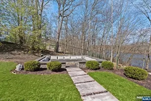 817 W Shore Dr, Kinnelon, NJ 07405 - Photo 41