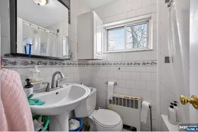 243 Johnson Avenue L4 #L4, Hackensack, NJ 07601 - Photo 17