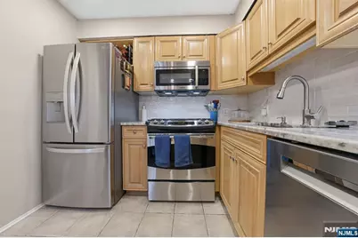 166 Sandcastle Key, Secaucus, NJ 07094 - Photo 15