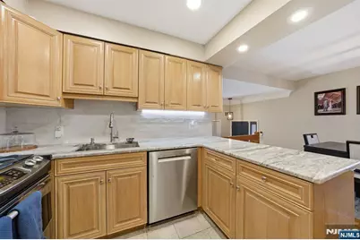 166 Sandcastle Key, Secaucus, NJ 07094 - Photo 13