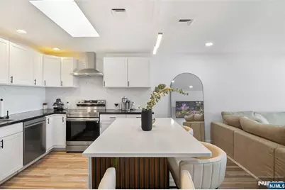 300 Gorge Road 36 #36, Cliffside Park, NJ 07010 - Photo 5