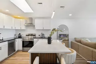 300 Gorge Road 36, Cliffside Park, NJ 07010 - Photo 5