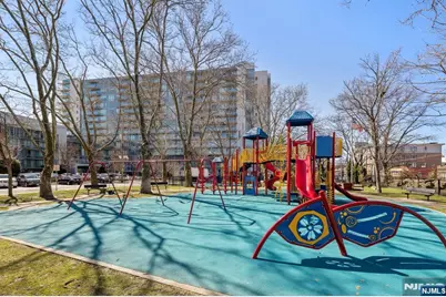 319 Gorge Road 6 #6, Cliffside Park, NJ 07010 - Photo 25