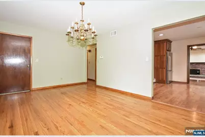 8 Royal Avenue, Hawthorne, NJ 07506 - Photo 7