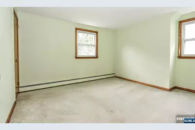8 Royal Avenue, Hawthorne, NJ 07506 - Photo 25