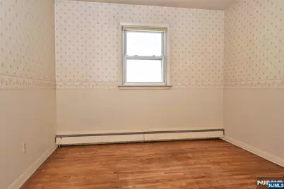 8 Royal Avenue, Hawthorne, NJ 07506 - Photo 17
