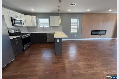 225 9th Street, Newark, NJ 07103 - Photo 1