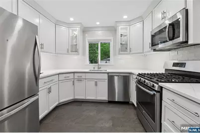 169 Clinton Avenue, Tenafly, NJ 07670 - Photo 15