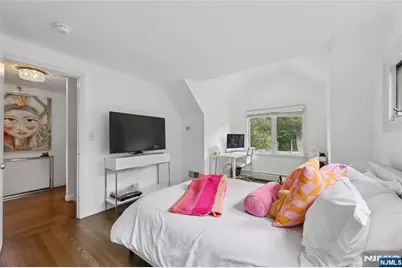 169 Clinton Avenue, Tenafly, NJ 07670 - Photo 35