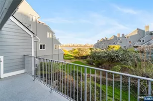 8C Cove Ln, North Bergen, NJ 07047 - Photo 21