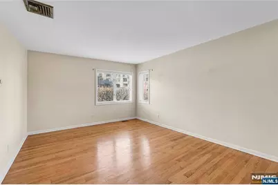 8C Cove Lane, North Bergen, NJ 07047 - Photo 17