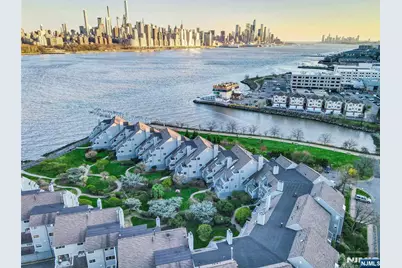 8C Cove Lane, North Bergen, NJ 07047 - Photo 33