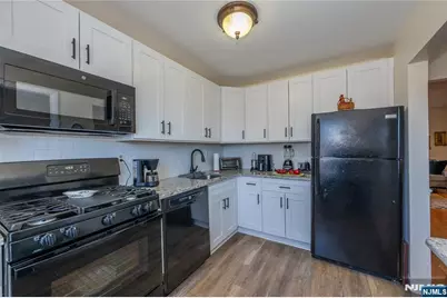 1146 Valley Road 2A #2A, Wayne, NJ 07470 - Photo 3