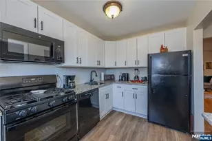 1146 Valley Road 2A, Wayne, NJ 07470 - Photo 3