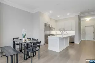 3 Somerset Ln 109, Edgewater, NJ 07020 - Photo 9