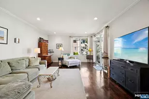 428 Newburgh Ct, West New York, NJ 07093 - Photo 3