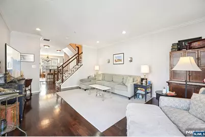 428 Newburgh Court, West New York, NJ 07093 - Photo 5