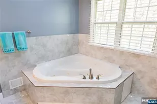 10 Pierson Ct, Mahwah, NJ 07430 - Photo 37