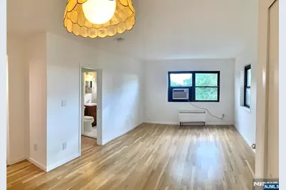 501 Linwood Drive 4 #4, Fort Lee, NJ 07024 - Photo 3