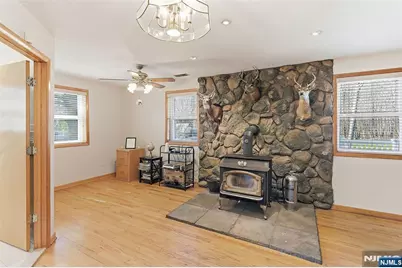 7 Franklin Street, Little Ferry, NJ 07643 - Photo 15
