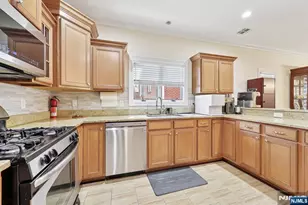 421 Lafayette Ave 421, Cliffside Park, NJ 07010 - Photo 9