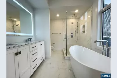 211 Slocum Way B #B, Fort Lee, NJ 07024 - Photo 7