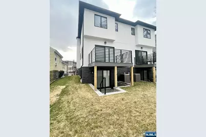 211 Slocum Way B #B, Fort Lee, NJ 07024 - Photo 13