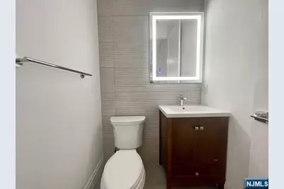 211 Slocum Way B #B, Fort Lee, NJ 07024 - Photo 5