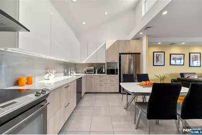 300 Gorge Road 58 #58, Cliffside Park, NJ 07010 - Photo 9