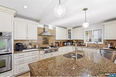 770 Hartwell Street, Teaneck Township, NJ 07666 - Photo 9