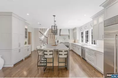 390 Lavelle Court, Wyckoff Township, NJ 07481 - Photo 3