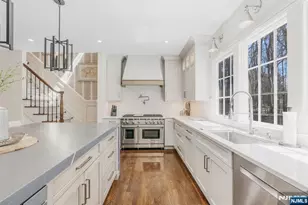 390 Lavelle Ct, Wyckoff Township, NJ 07481 - Photo 7