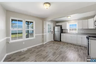 131 La Monte Avenue, Bound Brook, NJ 08805 - Photo 11